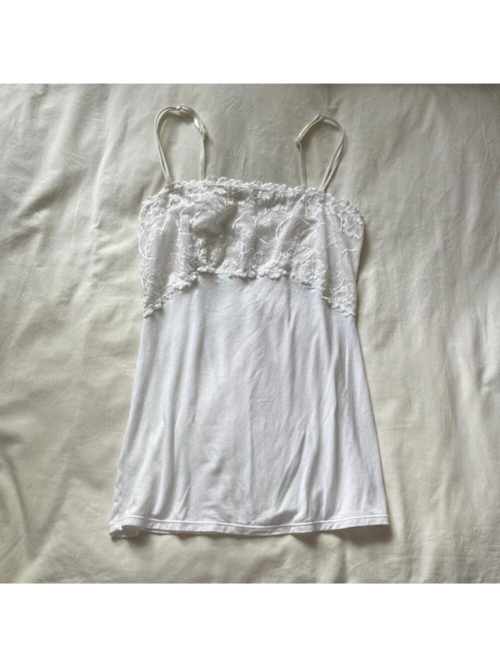 2000s white lacy stretch cami top